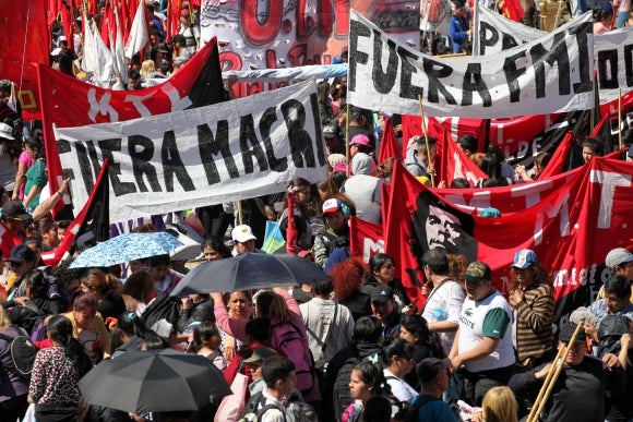 Las masas peronistas se movilizaron contra Macri